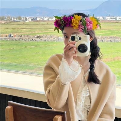 乐坛天后被曝深夜密会神秘女子，三天三夜高档私房菜馆画面流出