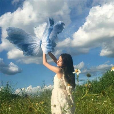 老艺术家孙女直播带货翻车，品牌方解约，短时间内持续发酵
