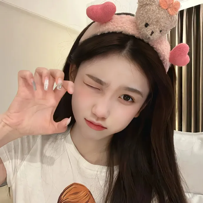 当红男星又出大瓜：深夜密会神秘女子，经纪人连夜公关，三天三夜